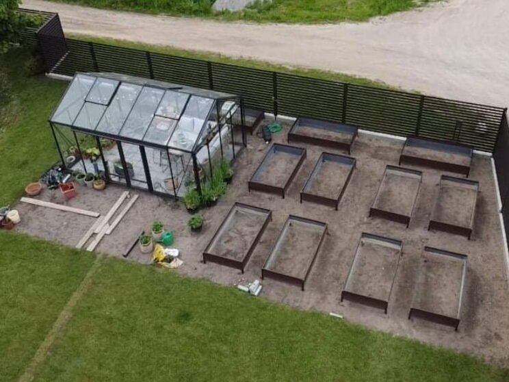 Un elegante jardín creado por dos hermanas con sus propias manos. 3